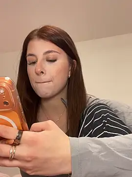 Mia-Minou online show from 26, 3, 2026