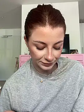 Snapshot of Mia-Minou chatting on 26, 4, 2026 Mia-Minou online show from 26, 4, 2026