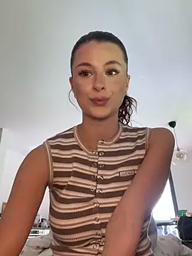 Snapshot of Mia-Minou chatting on 3, 5, 2026 Mia-Minou online show from 3, 5, 2026
