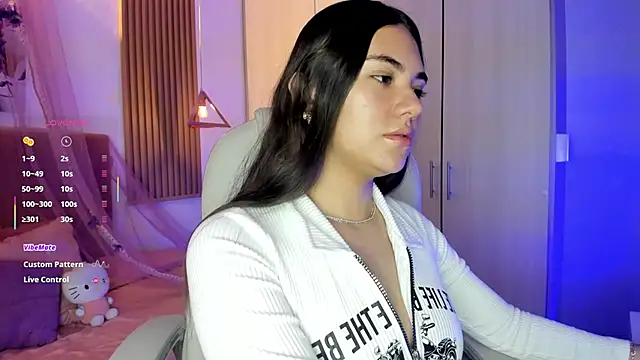 mia nevaeh online show from 21, 2, 2026