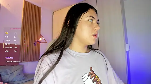 mia nevaeh online show from 8, 3, 2026