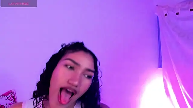 Snapshot of Olivia_fx chatting on 5, 3, 2025 Olivia fx online show from 5, 3, 2025