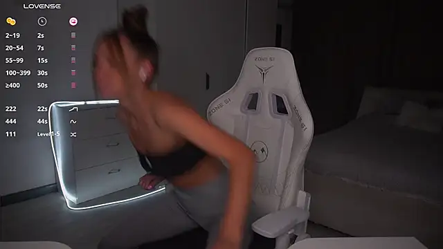 Evelinka online show from 8, 10, 2025