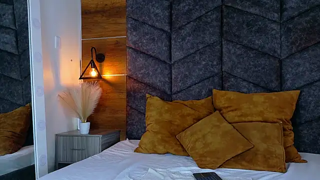 AmyPalmmer online show from 11, 2, 2025