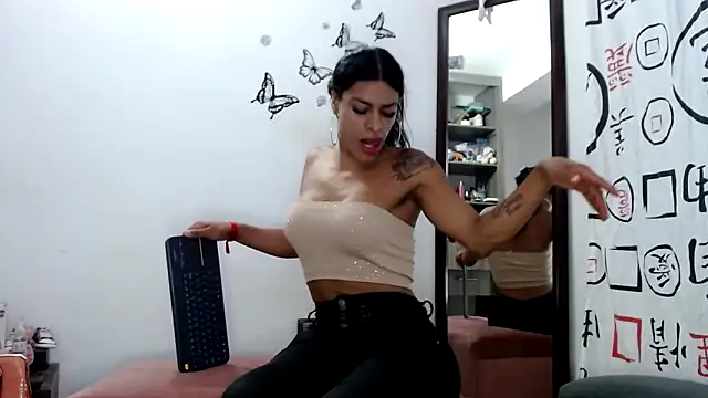 Snapshot of golositha29 chatting on 18, 10, 2025 golositha29 online show from 18, 10, 2025