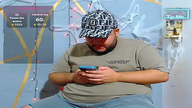 Snapshot of damian_chubby chatting on 17, 10, 2025 damian chubby online show from 17, 10, 2025