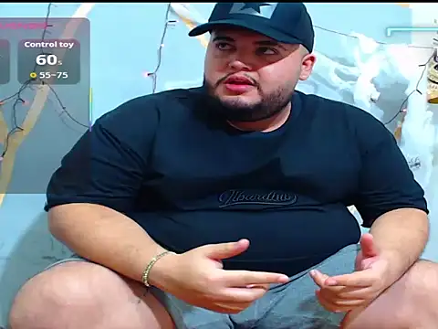 Snapshot of damian_chubby chatting on 21, 10, 2025 damian chubby online show from 21, 10, 2025
