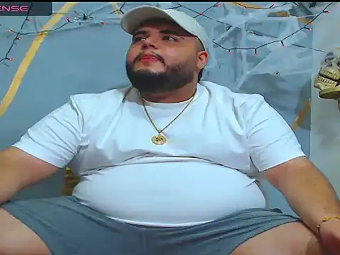 Snapshot of damian_chubby chatting on 24, 10, 2025 damian chubby online show from 24, 10, 2025