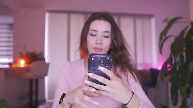 Snapshot of honeyann08 chatting on 2, 2, 2026 honeyann08 online show from 2, 2, 2026