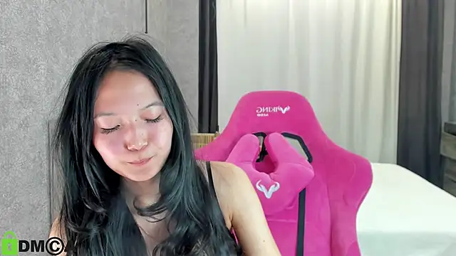 Snapshot of ailey_chao chatting on 12, 1, 2025 ailey chao online show from 12, 1, 2025
