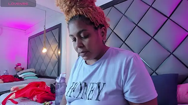 ELLA KELLY online show from 7, 4, 2026