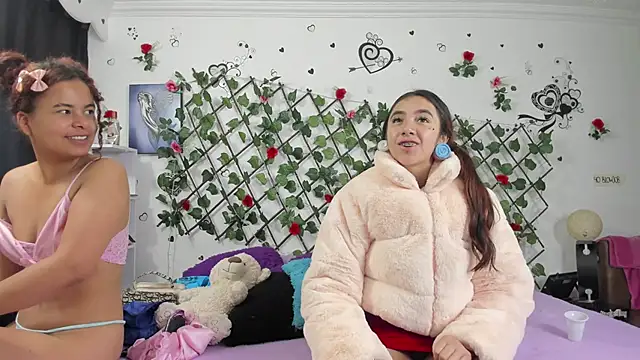 1lovelygirls online show from 4, 1, 2025