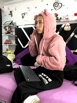 1lovelygirls online show from 7, 10, 2025