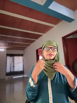 lalilamassu1 online show from 6, 11, 2025