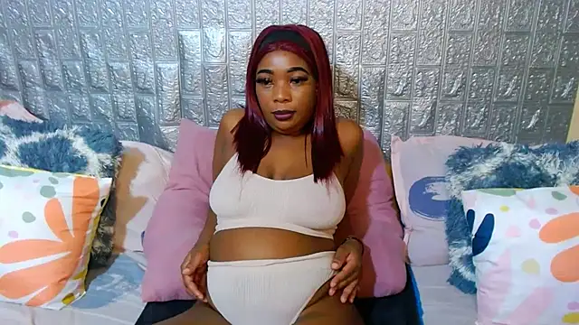 Snapshot of Foxy_African chatting on 4, 11, 2025 Foxy African online show from 4, 11, 2025