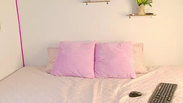 Atenea Makri online show from 28, 1, 2025