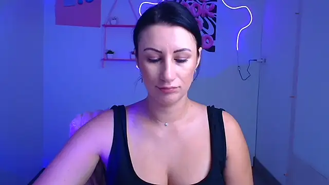 Loren Moa online show from 12, 11, 2025