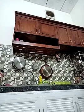    Erin    online show from 25, 10, 2025