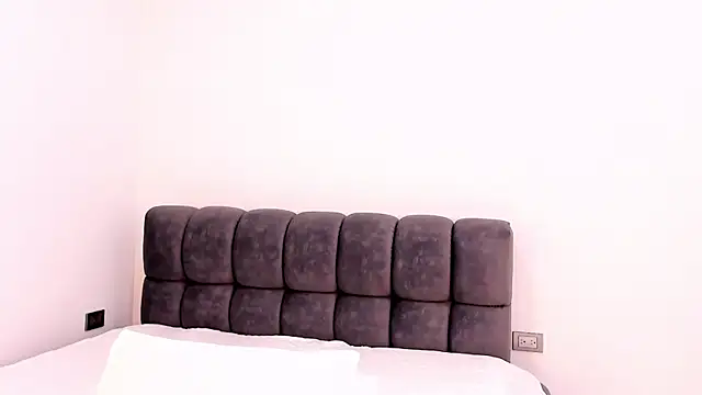 Snapshot of Alisson_zambrano chatting on 11, 7, 2026 Alisson zambrano online show from 11, 7, 2026