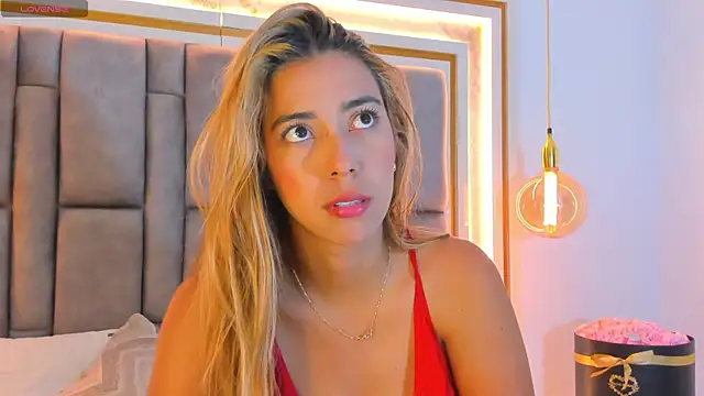 Snapshot of elianabrown chatting on 24, 4, 2026 elianabrown online show from 24, 4, 2026