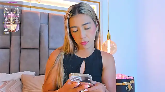 Snapshot of elianabrown chatting on 28, 4, 2026 elianabrown online show from 28, 4, 2026