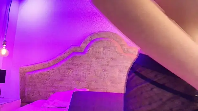 Victoria Adams14 online show from 6, 4, 2026