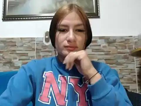 Snapshot of alice_trinity chatting on 5, 2, 2025 alice trinity online show from 5, 2, 2025