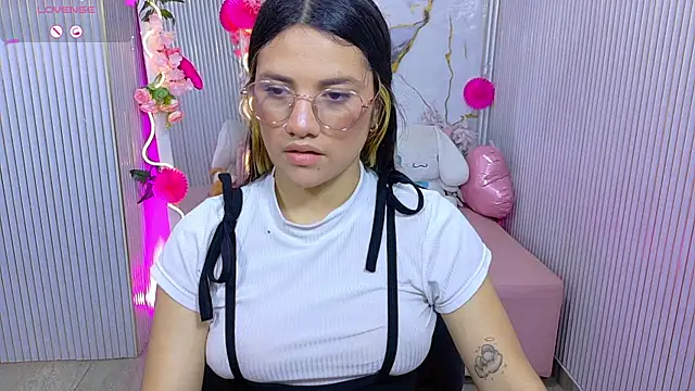 Snapshot of Chiara_tay chatting on 15, 7, 2026 Chiara tay online show from 15, 7, 2026