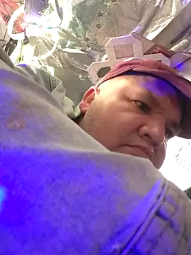 Snapshot of thecoolarrow chatting on 10, 9, 2025 thecoolarrow online show from 10, 9, 2025