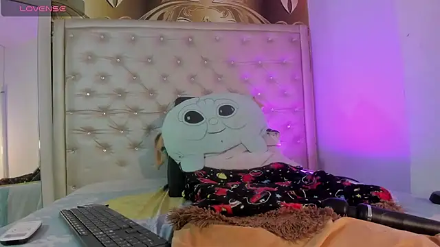 Snapshot of KataAswad chatting on 7, 1, 2025 KataAswad online show from 7, 1, 2025