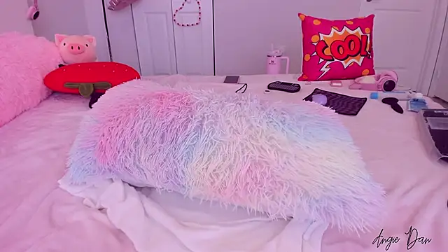 AngieDaniels1 online show from 13, 3, 2025