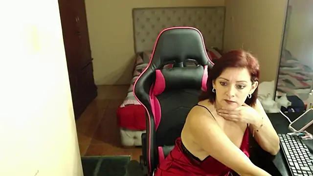 Carol Scottt online show from 19, 12, 2024