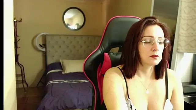 Carol Scottt online show from 4, 10, 2025