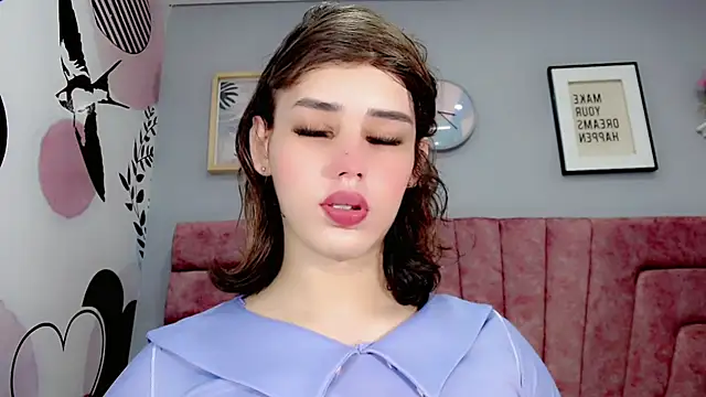 ValeriaAguilar online show from 3, 12, 2024