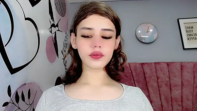 ValeriaAguilar online show from 8, 12, 2024