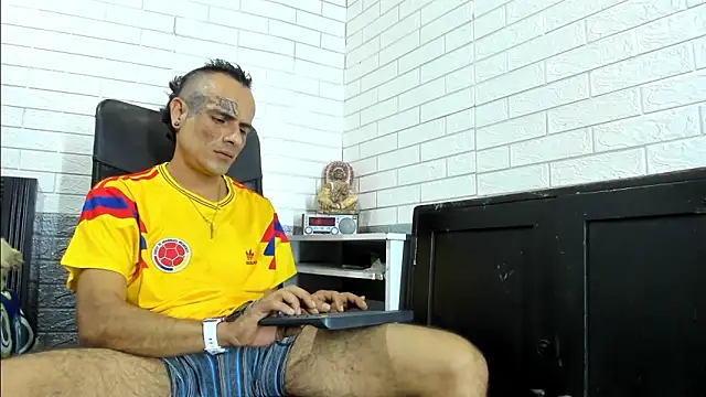 Snapshot of GeorgeZarrate chatting on 17, 6, 2026 GeorgeZarrate online show from 17, 6, 2026
