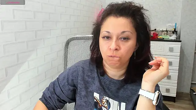 TeasyLana online show from 17, 4, 2026