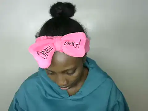 Snapshot of sweet-petite chatting on 23, 1, 2025 sweet-petite online show from 23, 1, 2025