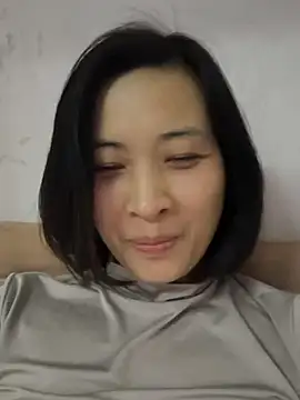 Snapshot of Sweets24 chatting on 11, 1, 2025 Sweets24 online show from 11, 1, 2025