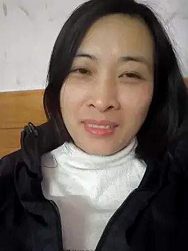 Snapshot of Sweets24 chatting on 12, 1, 2025 Sweets24 online show from 12, 1, 2025