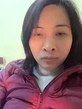 Snapshot of Sweets24 chatting on 8, 2, 2025 Sweets24 online show from 8, 2, 2025