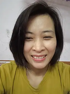 Snapshot of Sweets24 chatting on 4, 3, 2025 Sweets24 online show from 4, 3, 2025