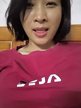 Snapshot of Sweets24 chatting on 17, 9, 2025 Sweets24 online show from 17, 9, 2025