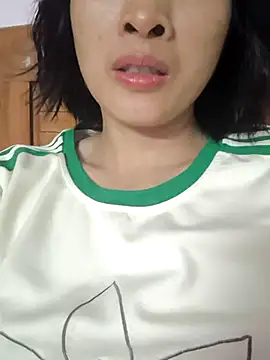 Snapshot of Sweets24 chatting on 18, 9, 2025 Sweets24 online show from 18, 9, 2025
