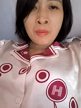 Snapshot of Sweets24 chatting on 14, 10, 2025 Sweets24 online show from 14, 10, 2025