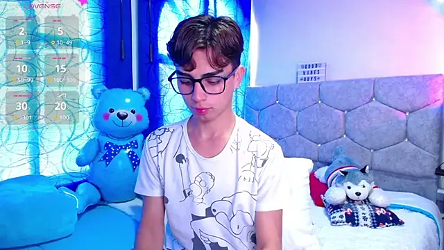 OwenBluee online show from 11, 12, 2024