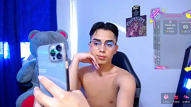 Snapshot of OwenBluee chatting on 26, 6, 2026 OwenBluee online show from 26, 6, 2026