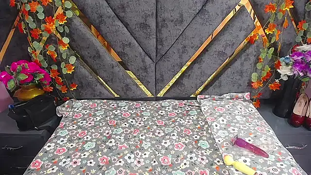 Sofia Mirandaa18 online show from 19, 12, 2024