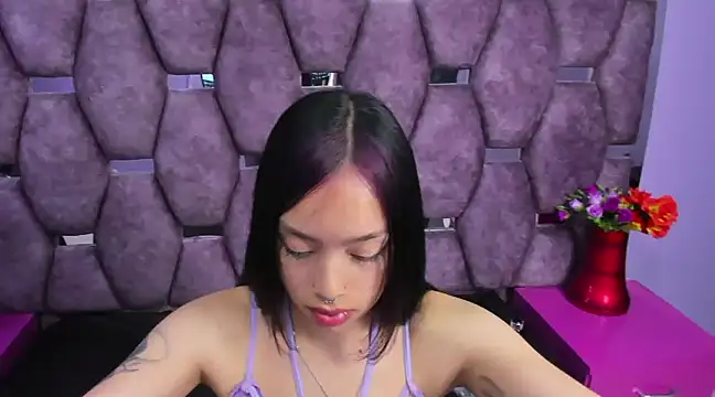 Sofia Mirandaa18 online show from 3, 1, 2025