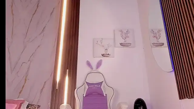 Snapshot of mia_six66 chatting on 12, 9, 2025 mia six66 online show from 12, 9, 2025